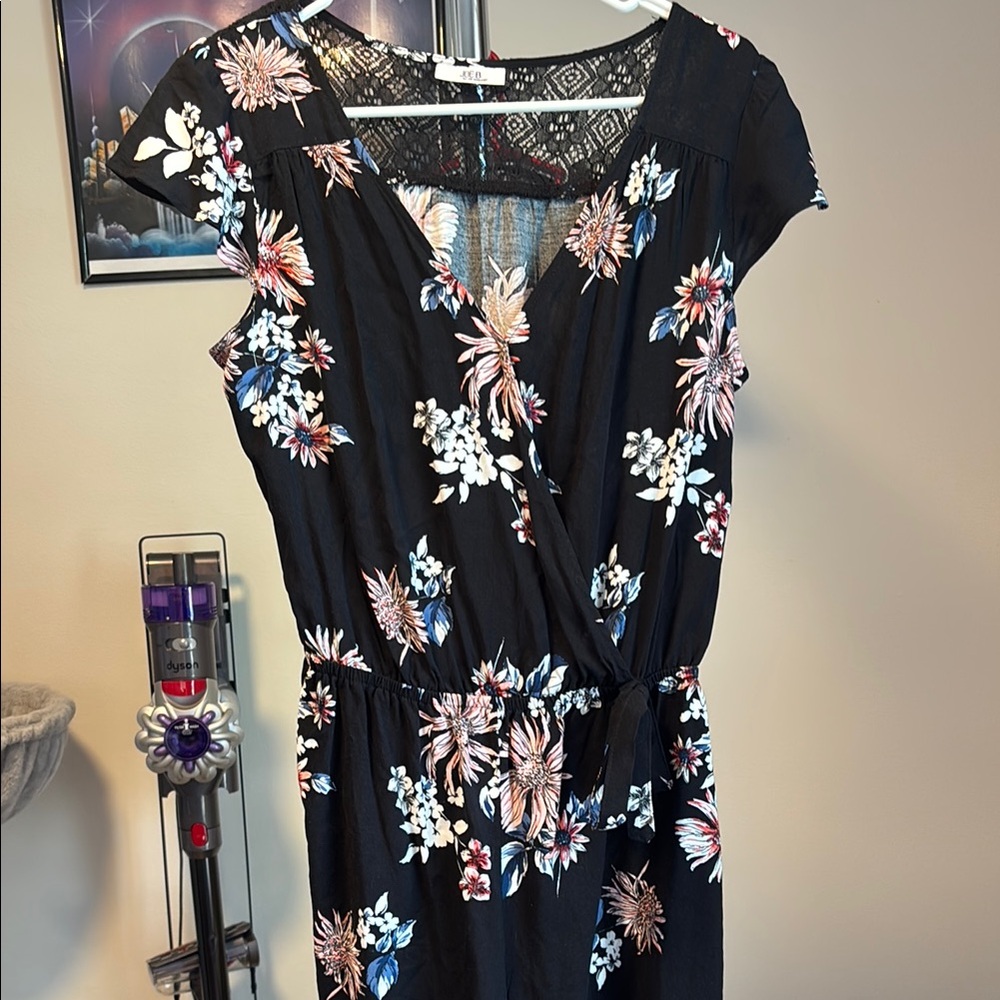 Joe B by Joe Benbasset Romper V-Neck Short Sleeve: Black Floral Rompers